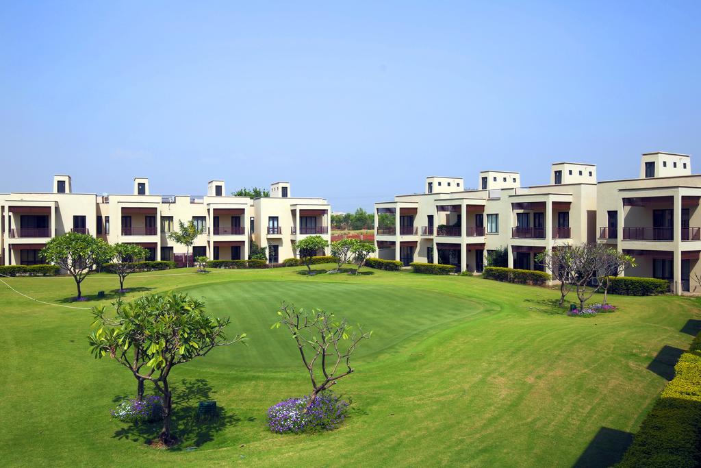 Lemon Tree Hotel, Tarudhan Valley, Manesar Gurgáon Exteriér fotografie