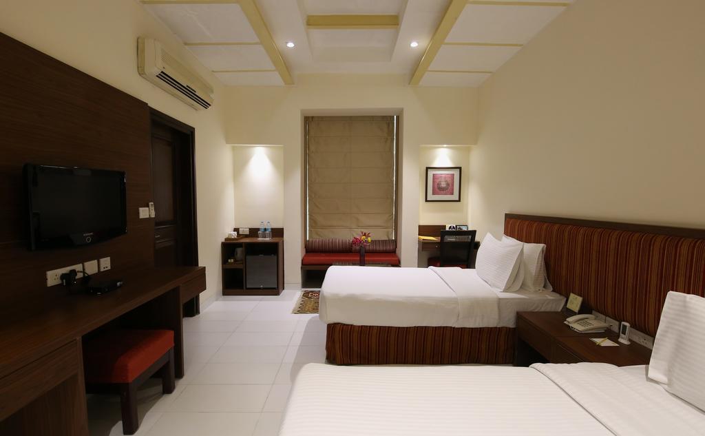 Lemon Tree Hotel, Tarudhan Valley, Manesar Gurgáon Exteriér fotografie
