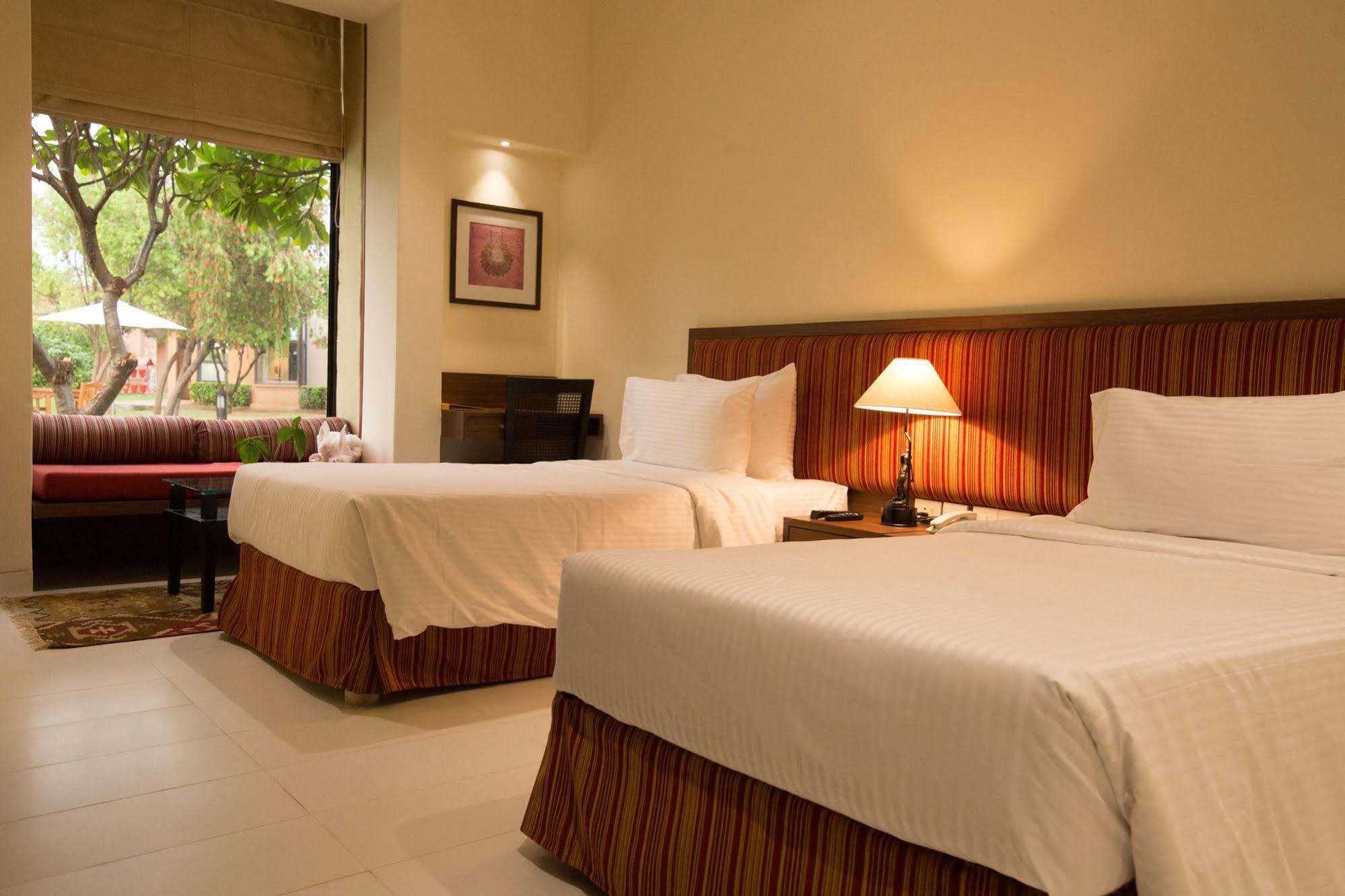 Lemon Tree Hotel, Tarudhan Valley, Manesar Gurgáon Exteriér fotografie