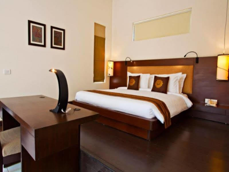 Lemon Tree Hotel, Tarudhan Valley, Manesar Gurgáon Exteriér fotografie
