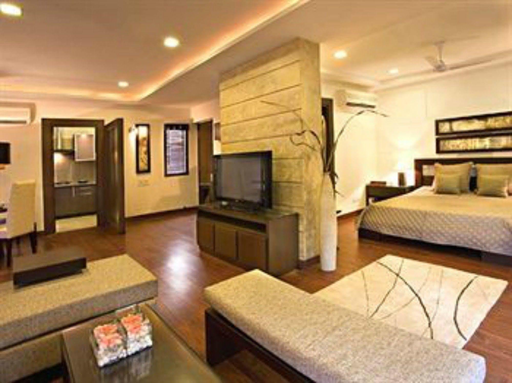Lemon Tree Hotel, Tarudhan Valley, Manesar Gurgáon Exteriér fotografie