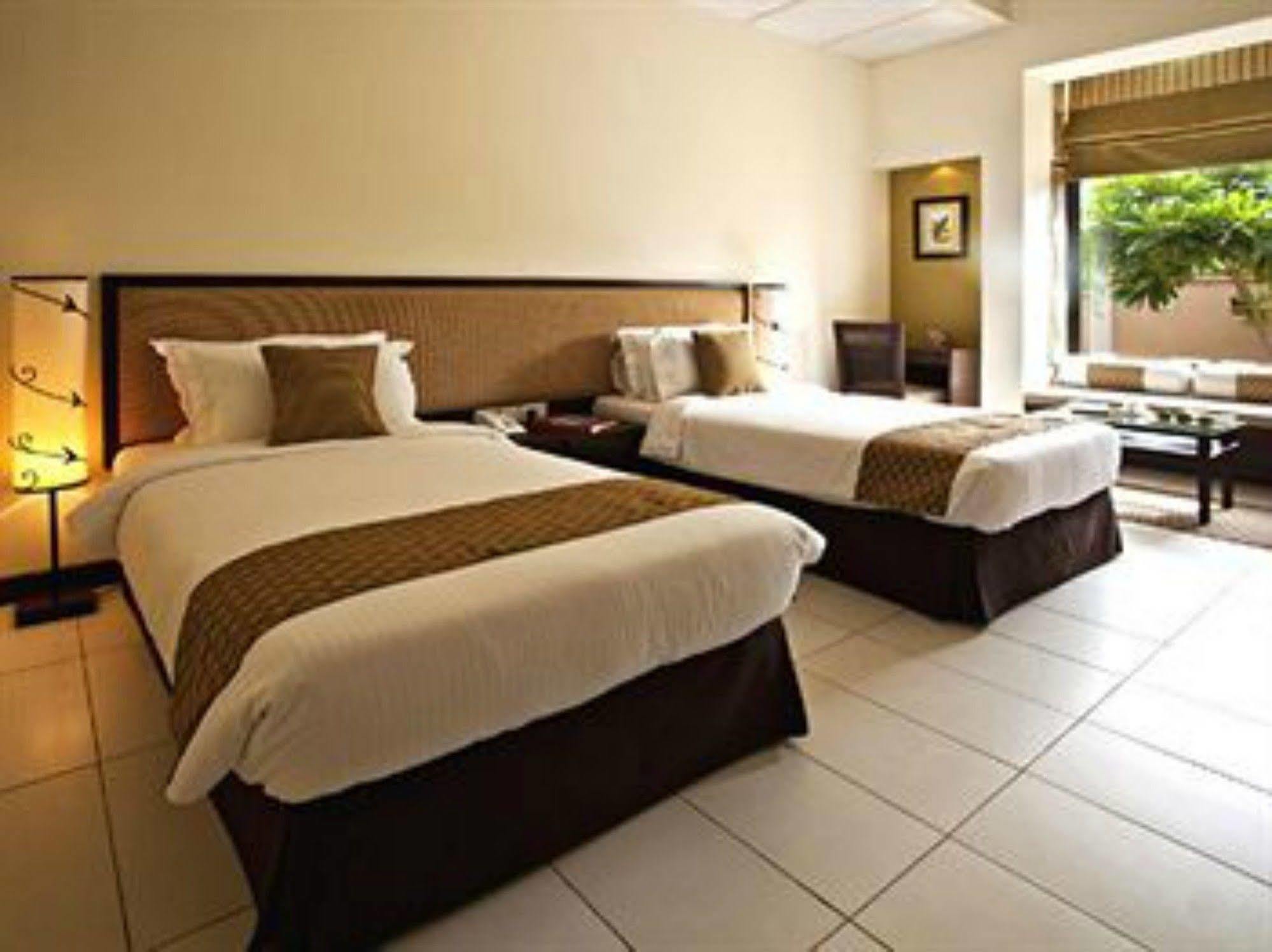 Lemon Tree Hotel, Tarudhan Valley, Manesar Gurgáon Exteriér fotografie