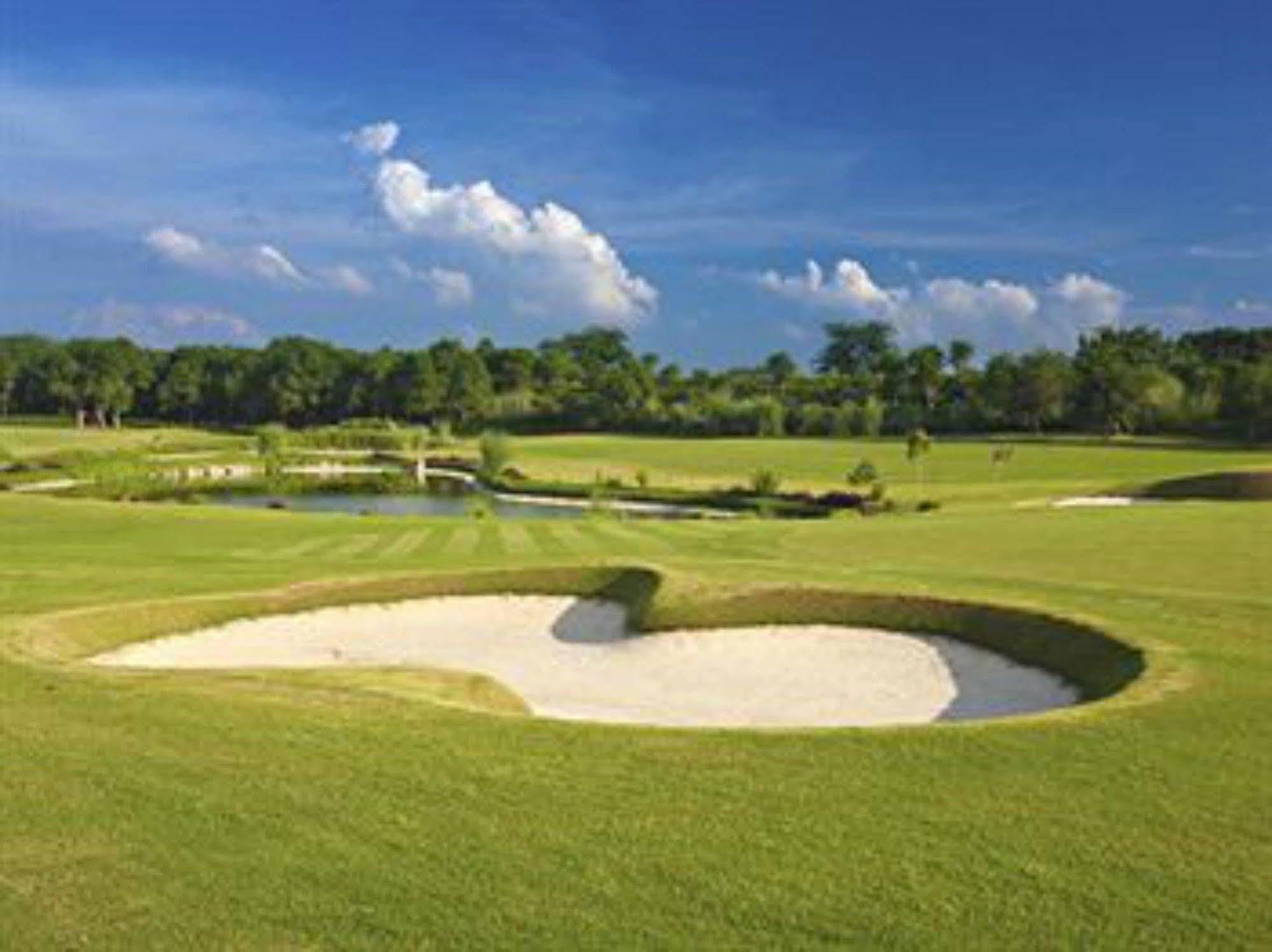 Lemon Tree Hotel, Tarudhan Valley, Manesar Gurgáon Exteriér fotografie