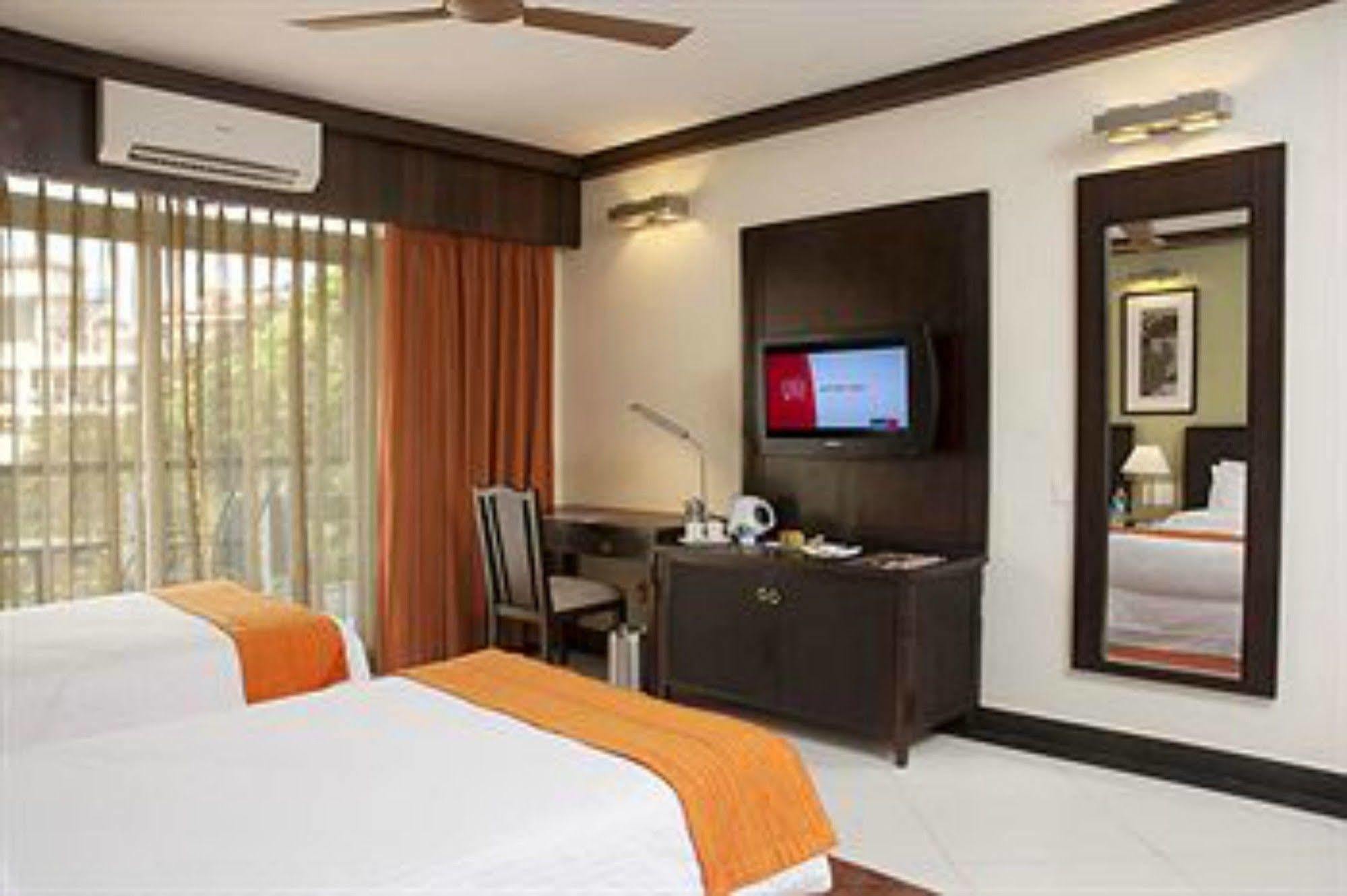 Lemon Tree Hotel, Tarudhan Valley, Manesar Gurgáon Exteriér fotografie