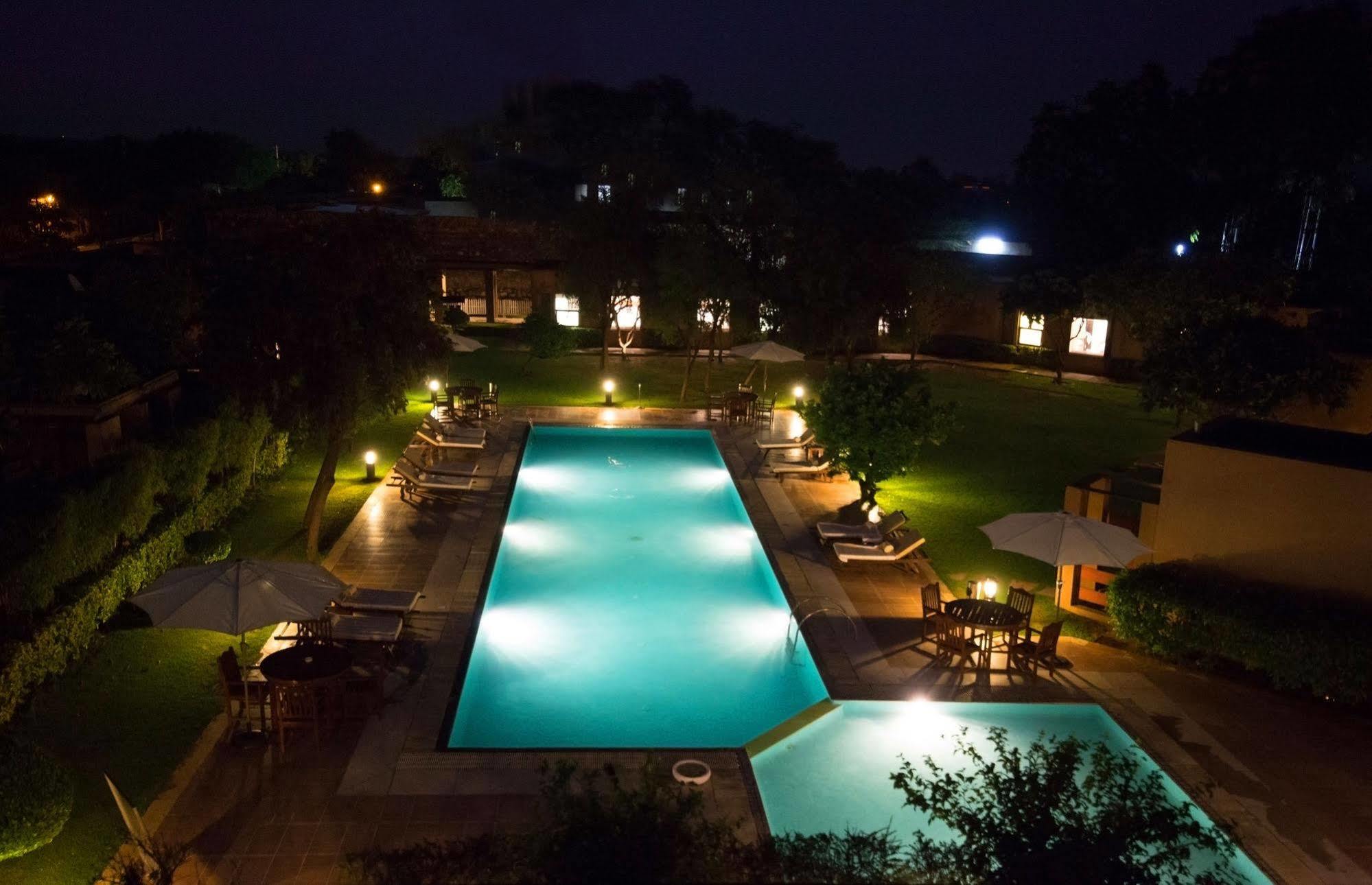 Lemon Tree Hotel, Tarudhan Valley, Manesar Gurgáon Exteriér fotografie